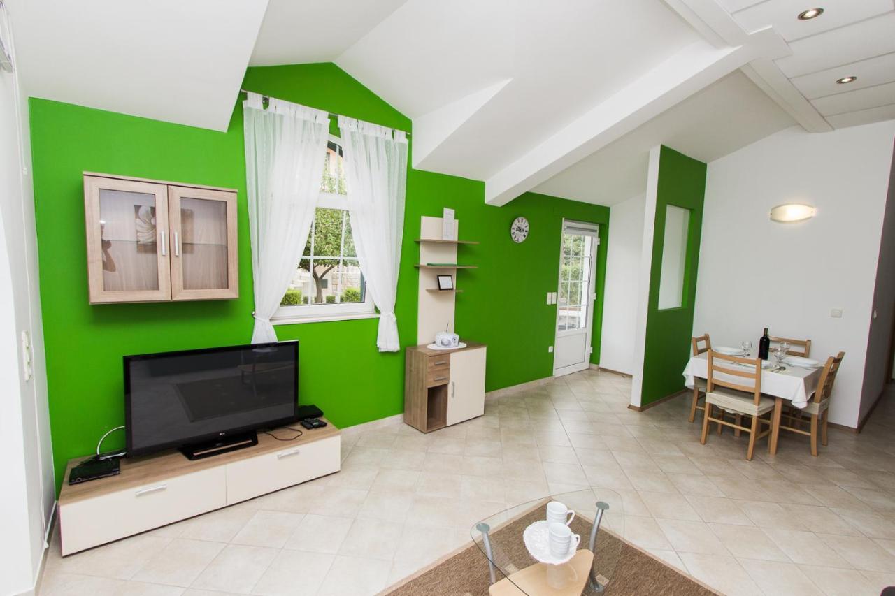 Lupus Apartment *
