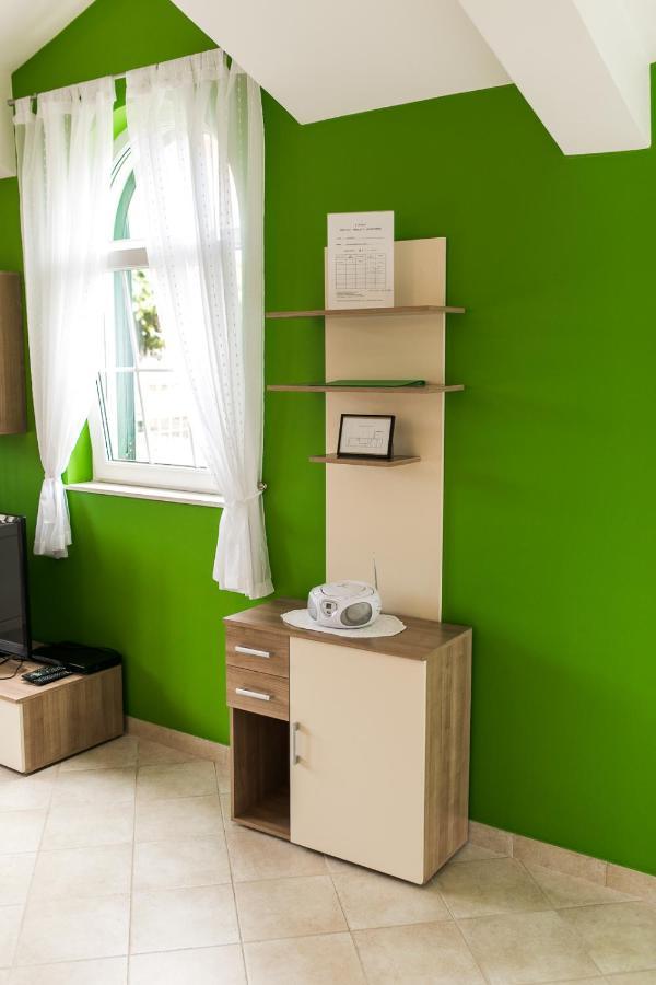 Apartment Lupus *