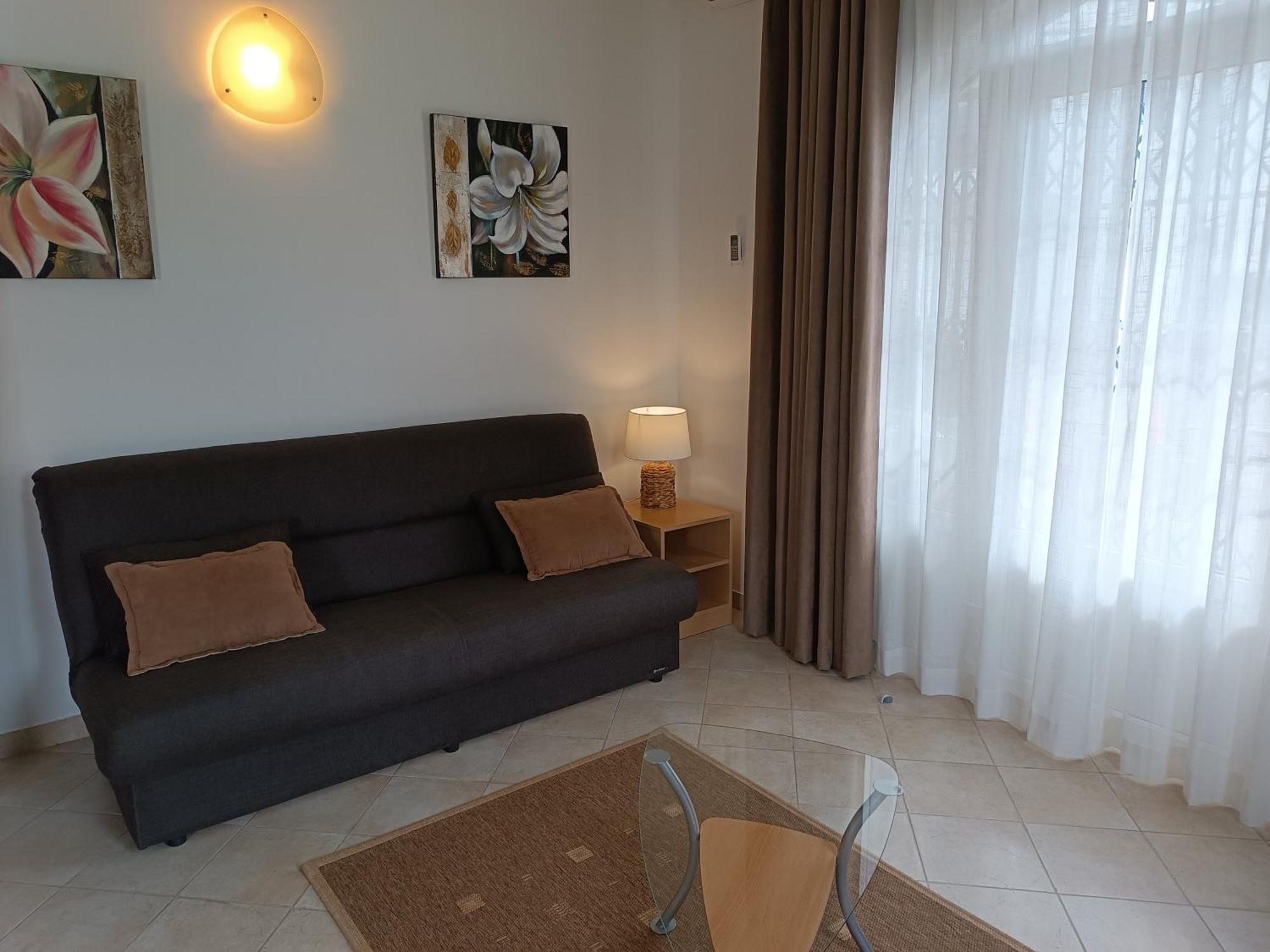 Apartment Lupus *