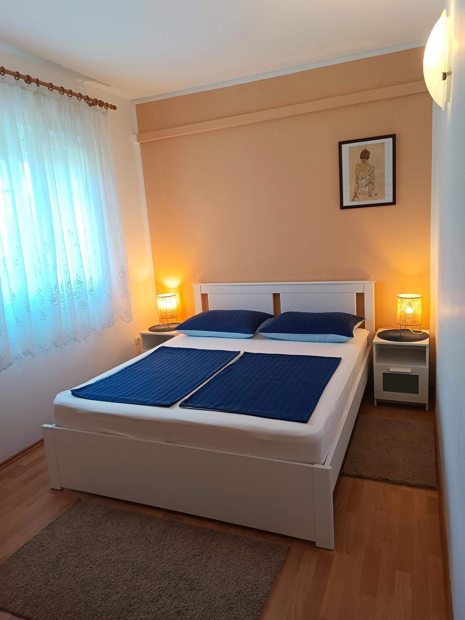 Lupus Apartment